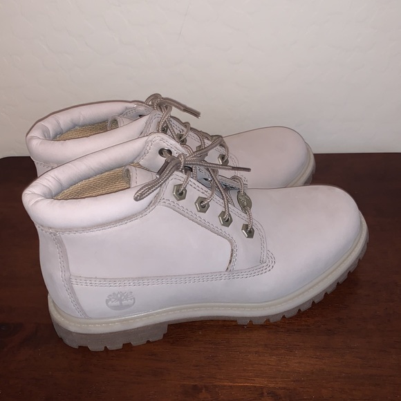 TIMBERLAND BRAND NEW SIZE 6.5 WATERPROOF BOOTS - Picture 3 of 10